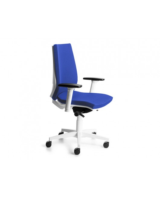 SILLA ROCADA DIRECCION CON BRAZOS REGULABLES BASE POLIMERO MECANISMO SINCRO CARCASA BLANCA TELA AZUL